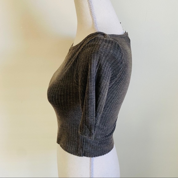 TOPSHOP Ribbed Slashed Gray Crop Top Sz 2 - Picture 3 of 7